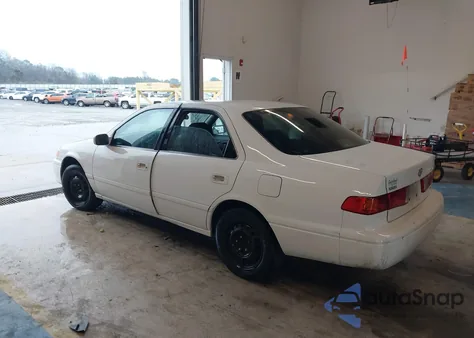 2000 Toyota Camry Le V6 from USA, damaged, VIN 4T1BF28KXYU090993